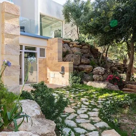 Modern With Heated Pool And Sauna Villa *