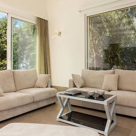 Modern With Heated Pool And Sauna * Marsala