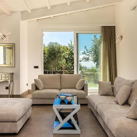 Modern With Heated Pool And Sauna *