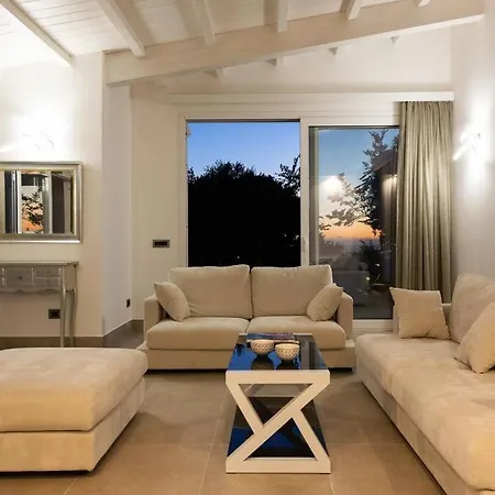 וילה Modern With Heated Pool And Sauna