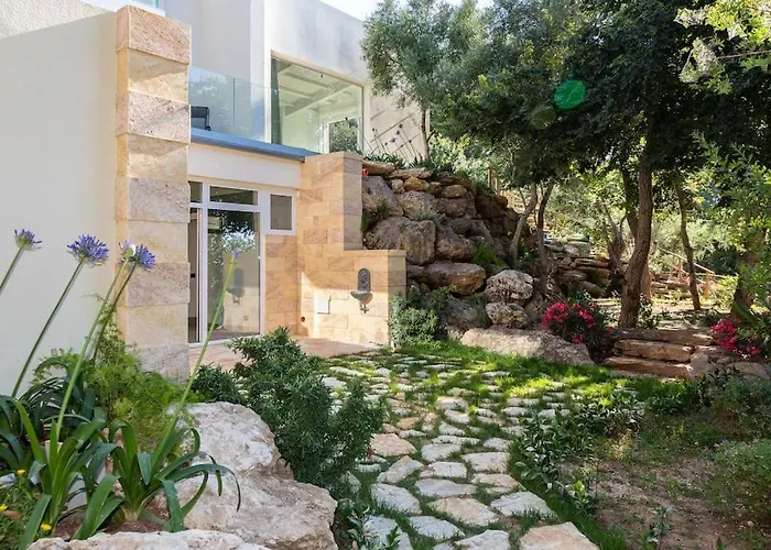 Modern With Heated Pool And Sauna 别墅 *