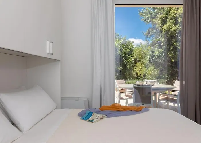 Modern With Heated Pool And Sauna 别墅