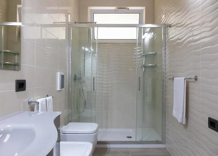 Modern With Heated Pool And Sauna *