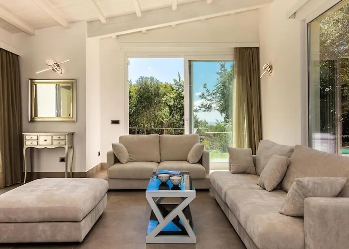 Modern With Heated Pool And Sauna *