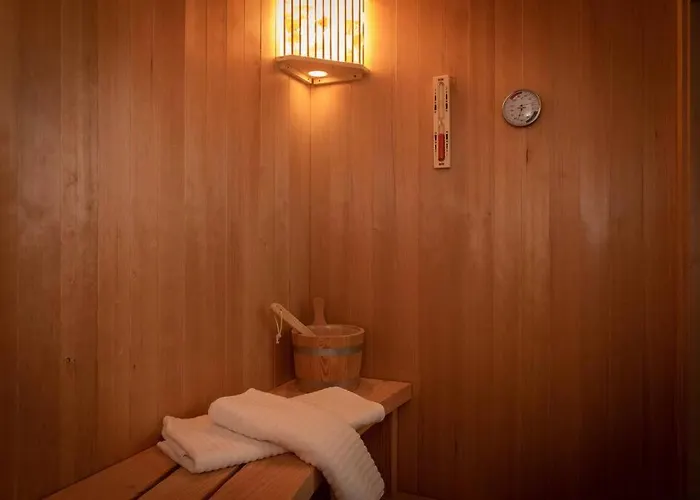 Modern With Heated Pool And Sauna