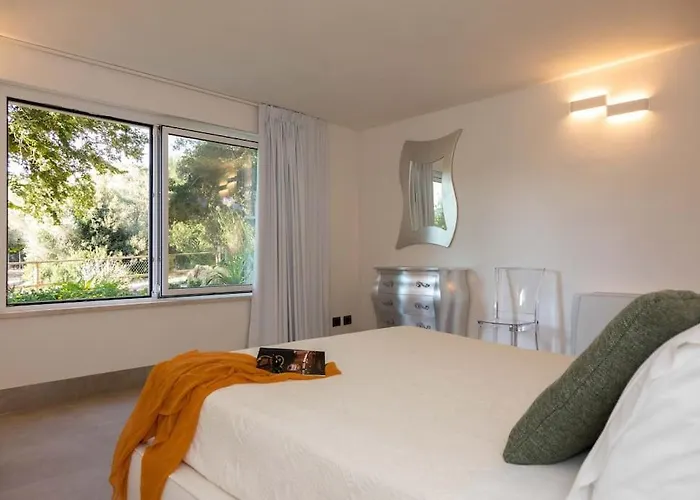 Modern With Heated Pool And Sauna 别墅 *