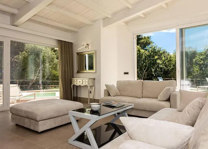 Modern With Heated Pool And Sauna 别墅 *